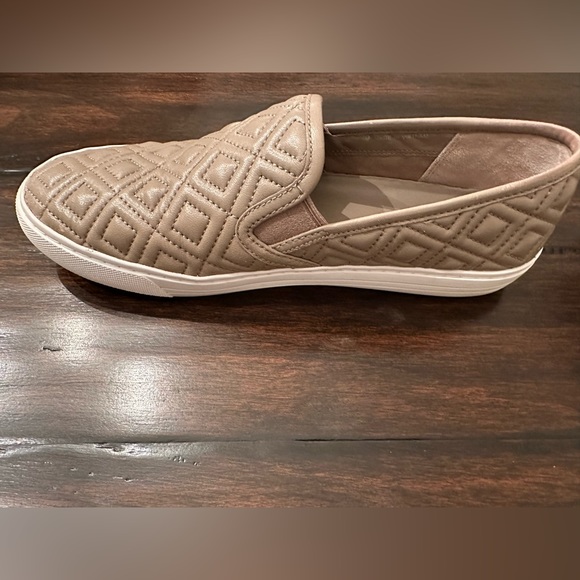 Tory Burch shoes - Picture 2 of 9